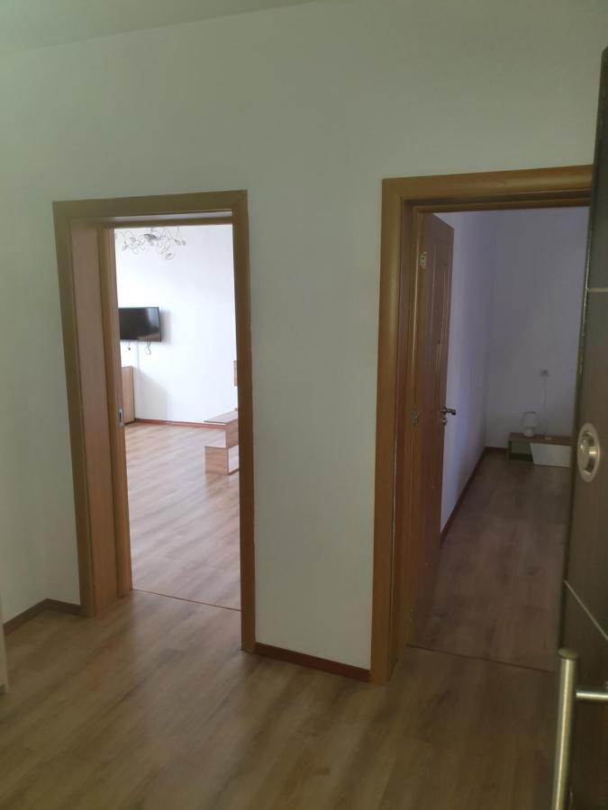 The Center Apartments Comfort Sandanski Exteriör bild